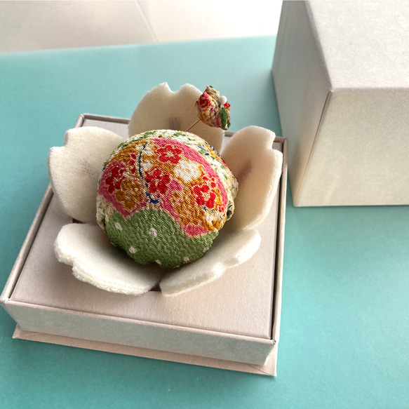 桜ピンクッション(扇面さくらの縮緬針山) その他インテリア 桜ピンクッション(扇面さくらの縮緬針山) その他インテリア