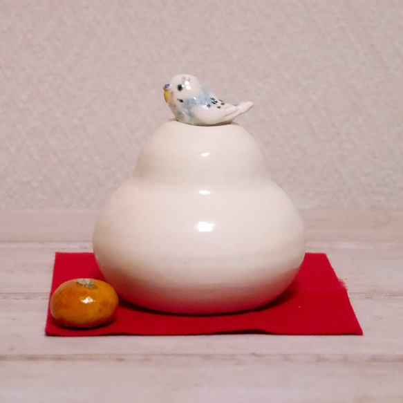 【M先生專用】小鳥鏡餅（陶瓷花瓶），淺藍色虎皮鸚鵡和橘子 第2張的照片