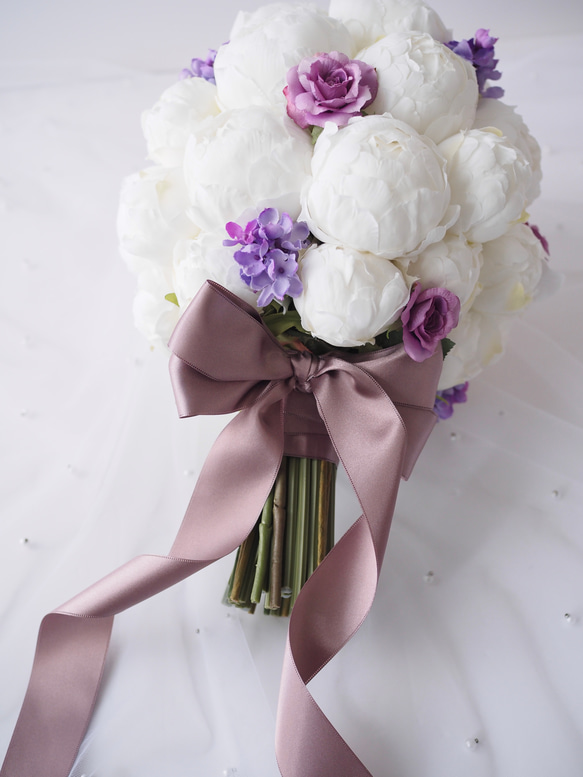 エレガント芍薬つぼみブーケ　ホワイト＆パープル　ラウンドブーケ　ピオニー　アーティフィシャルフラワー 