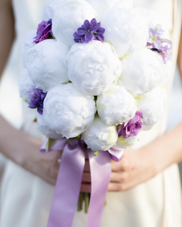 エレガント芍薬つぼみブーケ　ホワイト＆パープル　ラウンドブーケ　ピオニー　アーティフィシャルフラワー 