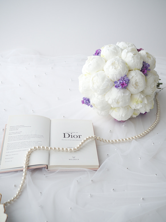 エレガント芍薬つぼみブーケ　ホワイト＆パープル　ラウンドブーケ　ピオニー　アーティフィシャルフラワー 