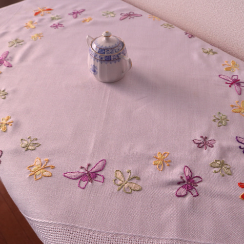 フランス　アンティーク　蝶々刺繍　テーブルクロス フランス アンティーク 蝶々刺繍 テーブルクロス
