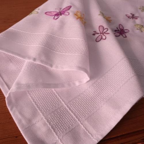 フランス　アンティーク　蝶々刺繍　テーブルクロス フランス アンティーク 蝶々刺繍 テーブルクロス フランス