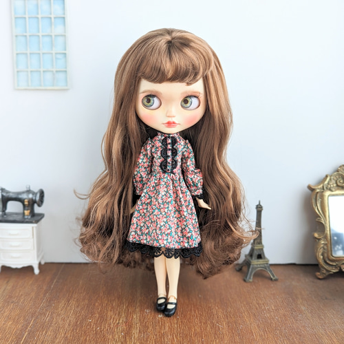 限定版 可愛いドールのキラキラドレス オール手縫い リカちゃん・ネオ 服、靴