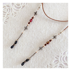 «ラスト1本»【特集掲載作品】ガーネット色チェコビーズ＆SWAROVSKIのアンティーク調メガネチェーン 6枚目の画像