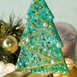 キラキラ輝くアクリル製卓上クリスマスツリー 2枚目の画像