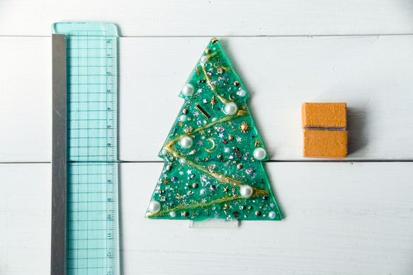 キラキラ輝くアクリル製卓上クリスマスツリー 7枚目の画像