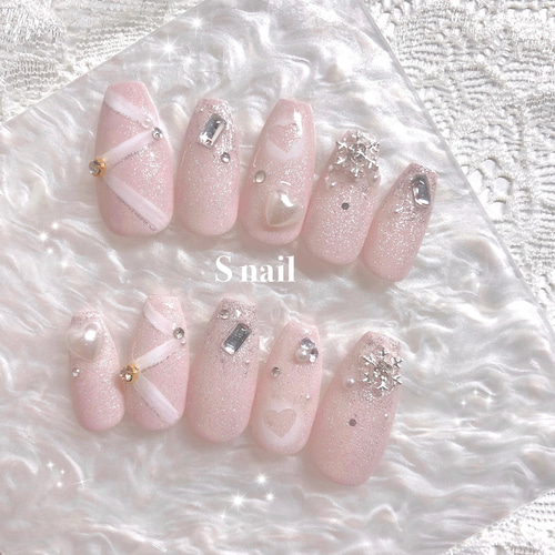 ネイルチップ ピンクベージュ マグネットネイル 雪 クリスマス リボン  