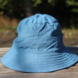 帽子 バケットハット シンプル 春夏秋冬用 草木染め コットン100% 两面　藍色 藍染 2枚目の画像
