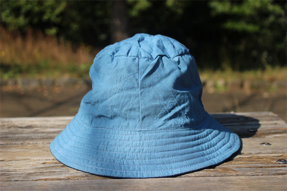 帽子 バケットハット シンプル 春夏秋冬用 草木染め コットン100% 两面　藍色 藍染 2枚目の画像