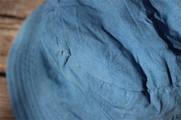 帽子 バケットハット シンプル 春夏秋冬用 草木染め コットン100% 两面　藍色 藍染 5枚目の画像