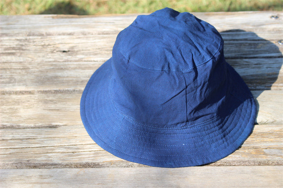 帽子 バケットハット シンプル 春夏秋冬用 草木染め コットン100% 两面　藍色 藍染 7枚目の画像
