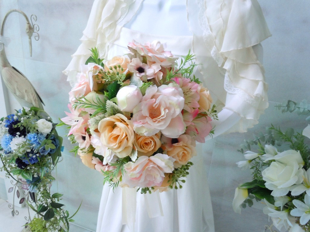 ◆優しいパステルカラーのラウンドブーケ◆ラナンキュラス ニュアンスカラー クリーム バニラカラー・ピーチ・ピンク