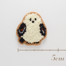 かわいい刺繍ワッペン　もこもこシマエナガ　シール付き　アップリケ 3枚目の画像