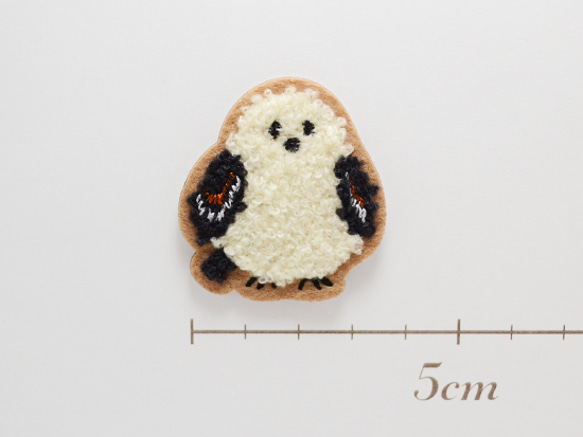 かわいい刺繍ワッペン　もこもこシマエナガ　シール付き　アップリケ 3枚目の画像