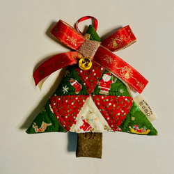 【クリーマ限定クリスマス2023】キルトの壁掛けミニクリスマスツリー 3枚目の画像