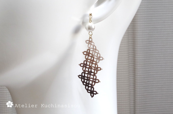 幾何梭織蕾絲棉質珍珠耳環（棕色） 第5張的照片