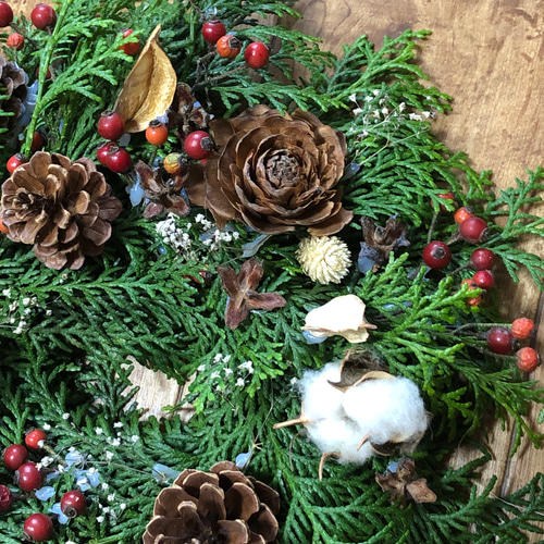 クリスマスリース ボリューム 28cm ＊本物の葉 ヒバ コニファー