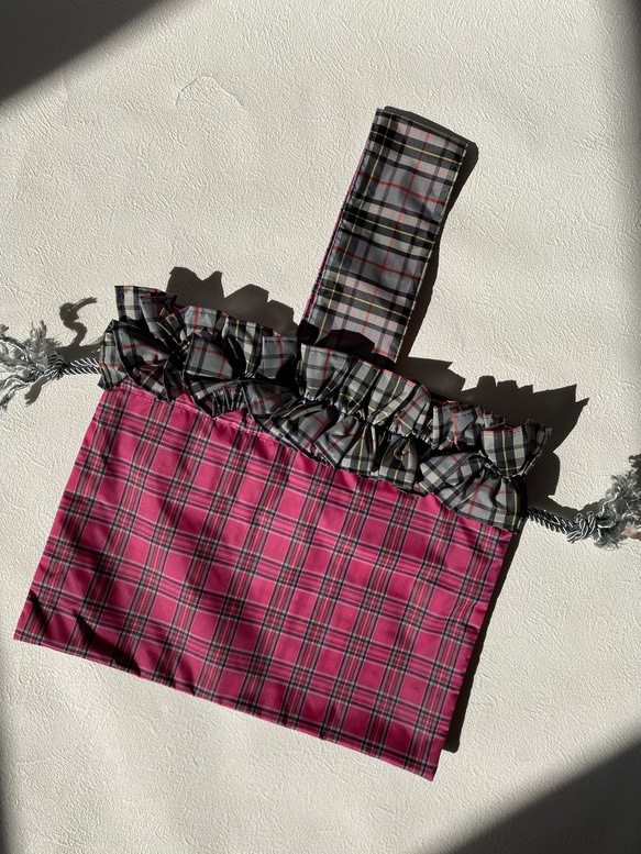 フリルが可愛い撥水チェック巾着バッグ　pink×gray 4枚目の画像