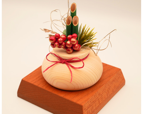 もっちりな土台の華やかミニ門松 ◎台座けやき◎ その他置物 木工