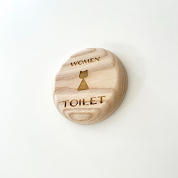 KATOMOKU サインプレート TOILET WOMEN np-2 トイレ ねこ ネコモクプレート 1枚目の画像