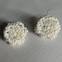 1317 ドット パール 華やか ピアス イヤリング ハンドメイド 大ぶり 大ぶり パールフラワーピアス(イヤリング) ウエディングアクセサリー