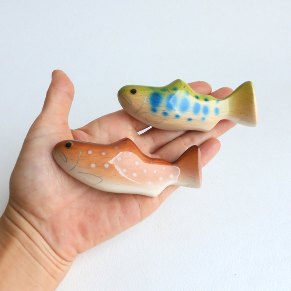 【限定1点 X'mas包装無料】魚のブローチセット （ 木  fish / wood brooch set ) 4枚目の画像