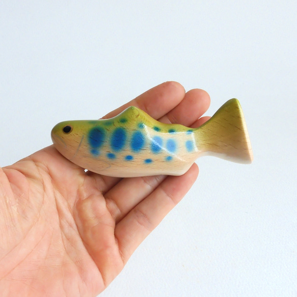 【限定1点 X'mas包装無料】魚のブローチセット （ 木  fish / wood brooch set ) 3枚目の画像
