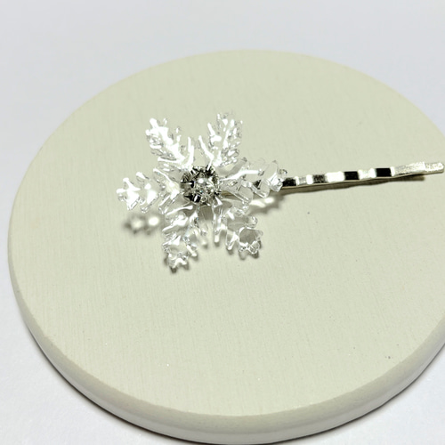 ‪no.1055✧︎*。雪結晶デザインレジンヘアゴム︎✧︎*。ゴールド ヘアゴム 雪の結晶 34mm ゴールド（1ヶ） : ビーズアンドパーツ - 通販