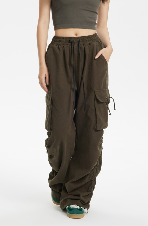 レトロなカジュアルポケットのワークパンツ男女のオシャレでゆったりとした垂れ感のあるパンツ 5枚目の画像