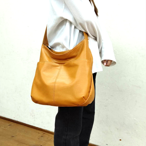Creema限定】日本製Lサイズしっとり柔らか牛革ショルダーバッグ