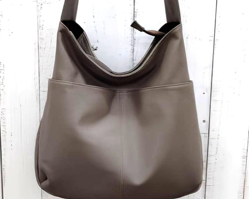 Creema限定】日本製Lサイズしっとり柔らか牛革ショルダーバッグ