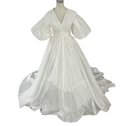 ウエディングドレス  エレガント オフホワイト Vネックドレス ロング 姫袖 披露宴   リボン 1枚目の画像