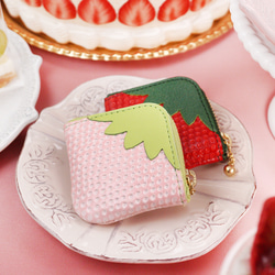 【リニューアル】ミニチュアL字ファスナー小銭入れ／ヘタ付き白いちご（牛革製） 8枚目の画像