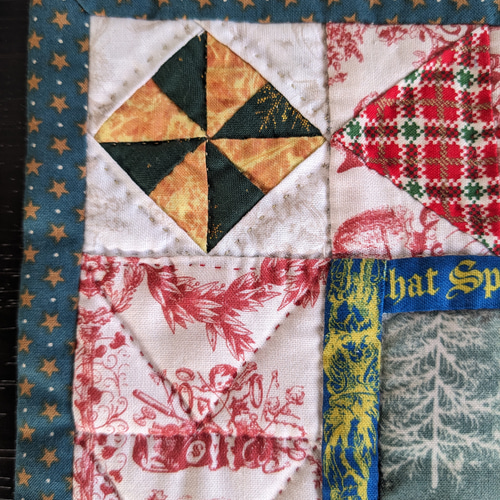 クリスマス柄　パッチワークキルト タペストリーやマットにも クリスマスタペストリー、パッチワーククリスマスタペストリー