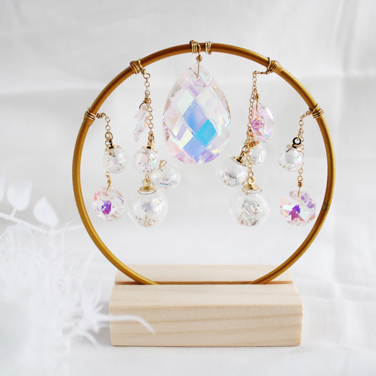玄関やデスクの省スペースに飾れる♪置き型☆虹泡のサンキャッチャー（オーロラ）【高品質クリスタル】受注制作 引越祝い