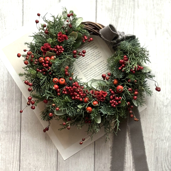 赤い実のクリスマスリース 　フレッシュ33 赤い実のクリスマスリース フレッシュ33 赤い実の商品一覧 | 土と風