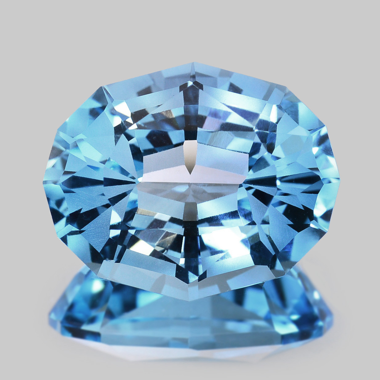 ソ付 ブルートパーズ 10.267ct ルース 特殊カット