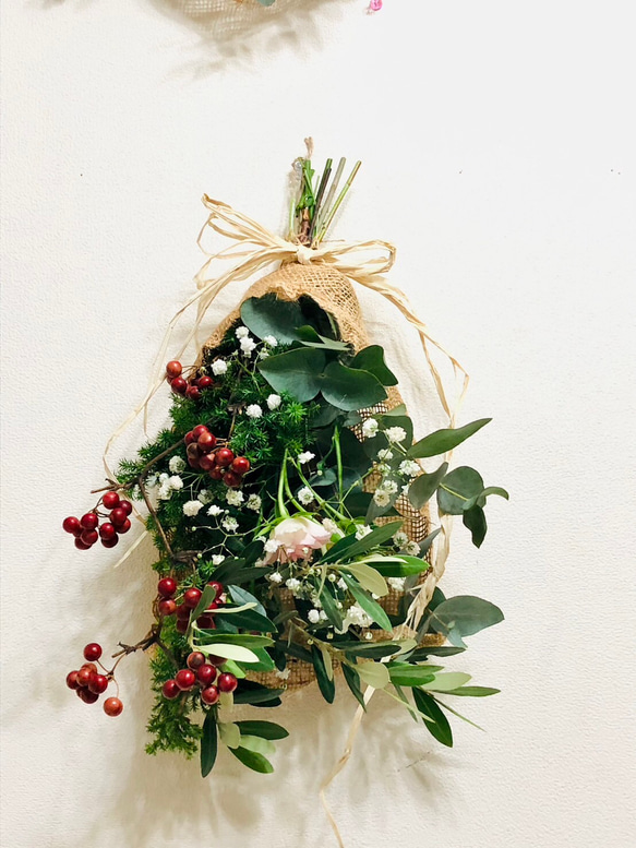 ドライフラワー ユーカリスワッグ バラ かすみ草 サンキライ Xmas