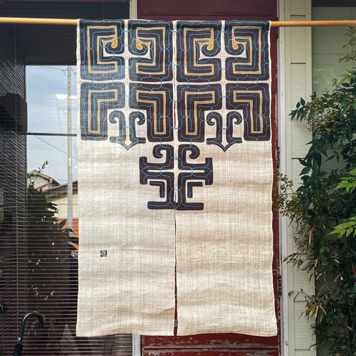 友禅染暖簾【アイヌ模様】 タペストリー・壁掛け 石山友禅染工房 通販