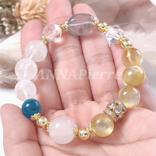 ◇ゴールデンマイカとムーンストーン・フローライト・アパタイト  