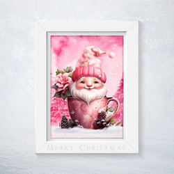 ピンクグラデーションのホリデーを彩る、カップに抱かれた可愛いノームのおしゃれなクリスマスポスター 1枚目の画像
