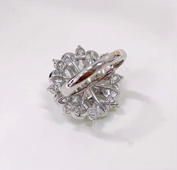 フラワー ライトピンク 高炭素ダイヤモンド キラキラ ゴージャス ヘイローリング 花 ドロップ ビッグ オーバル 10枚目の画像