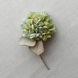 【布料花】繡球花胸花（淺綠色） 第3張的照片
