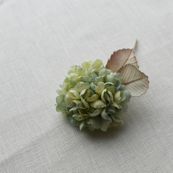 【布料花】繡球花胸花（淺綠色） 第2張的照片