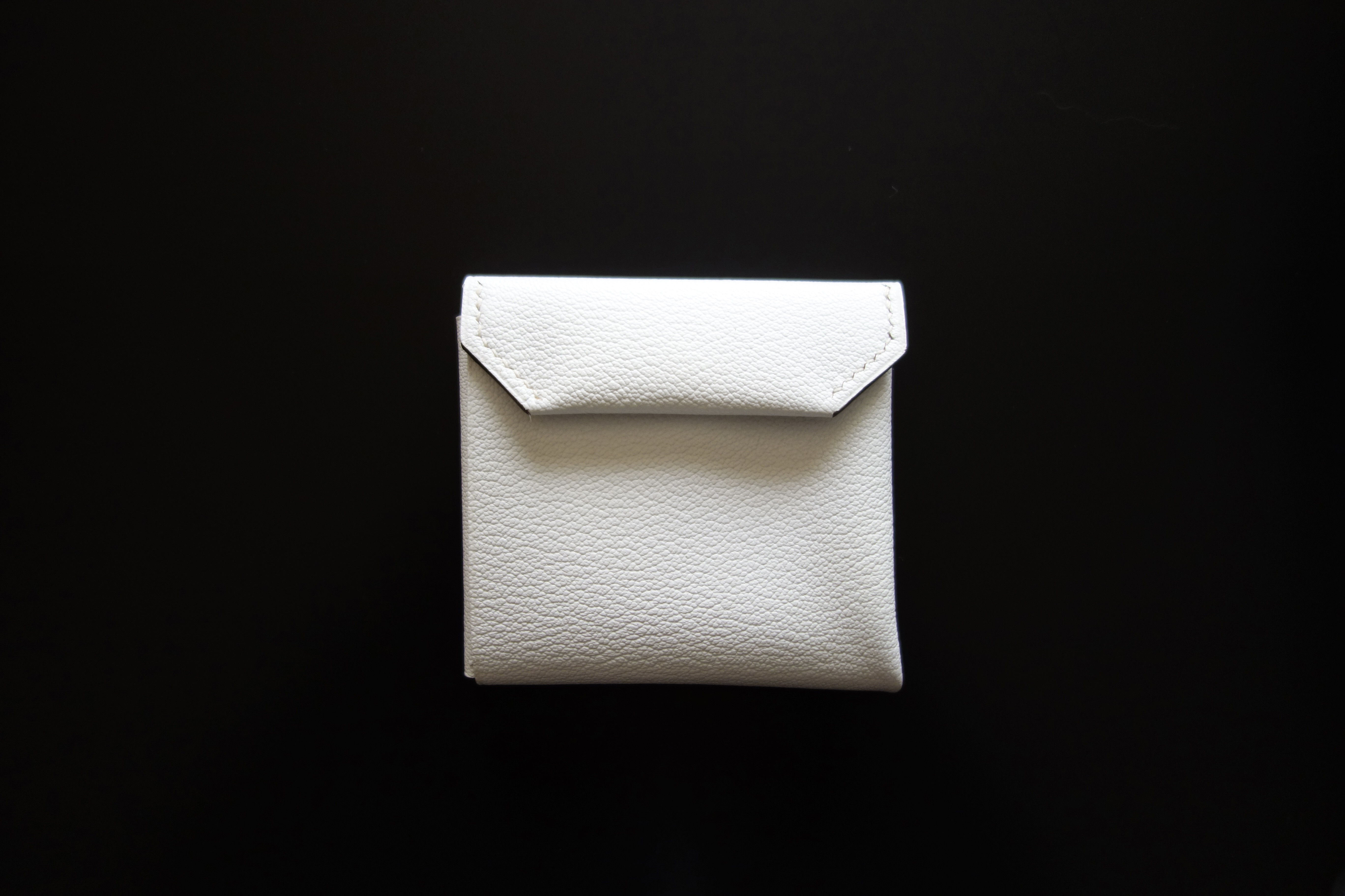 フランスレザー　ミニ財布　アルランシュリー   白　真鍮ホック