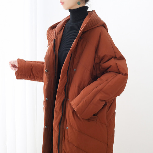 フードの縦ステッチが目を惹く☆ロングダウンジャケット ブラック we