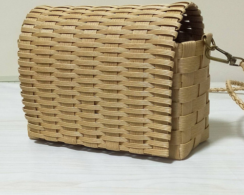 クラフトバンド　バッグ　　　ハンドメイド　ショルダー クラフトバンド　バッグ　　　ハンドメイド　ショルダー