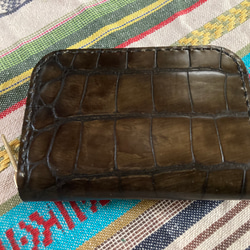 ラウンドファスナー　ワニ柄ヌメ革型押しミニ財布(コインケース) 2枚目の画像
