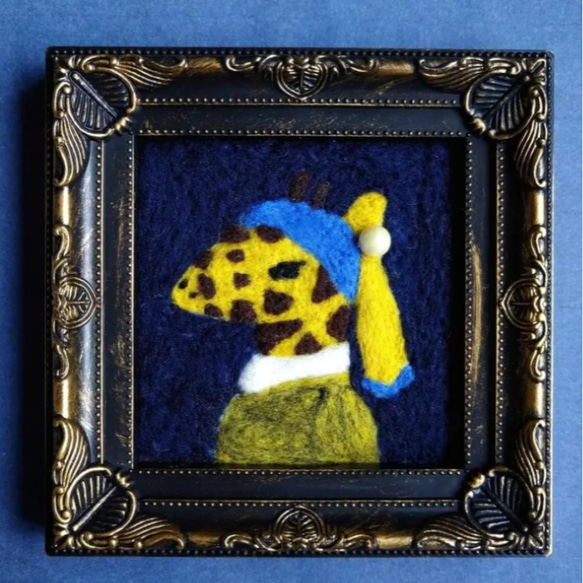 真珠の耳飾りのキリン　ブローチ(シルバー) 3枚目の画像
